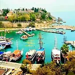 Διαμέρισμα Tarihi Kaleici Muethis Lokasyon 2+1 Uygun Fiyat Αττάλεια
