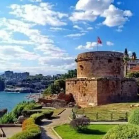 Apartmán Tarihi Kaleici Muethis Lokasyon 2+1 Uygun Fiyat *