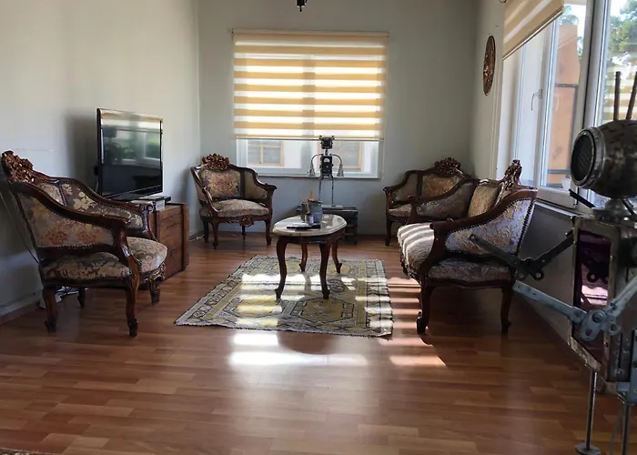 Tarihi Kaleici Muethis Lokasyon 2+1 Uygun Fiyat Apartment *