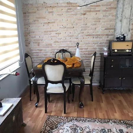 Tarihi Kaleici Muethis Lokasyon 2+1 Uygun Fiyat