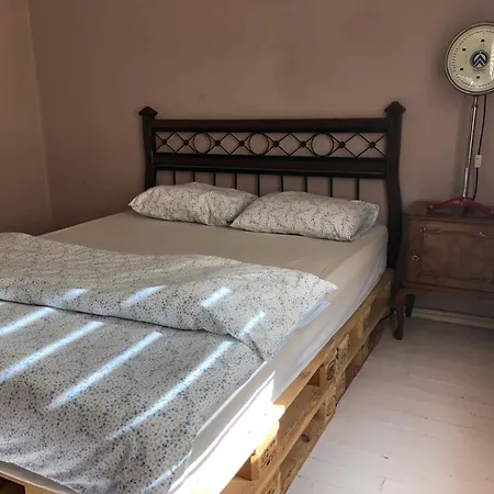 Tarihi Kaleiçi Müthiş Lokasyon 2+1 Uygun Fiyat