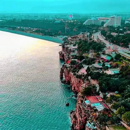 Tarihi Kaleiçi Müthiş Lokasyon 2+1 Uygun Fiyat *